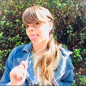 Meet your Posher, Juliana